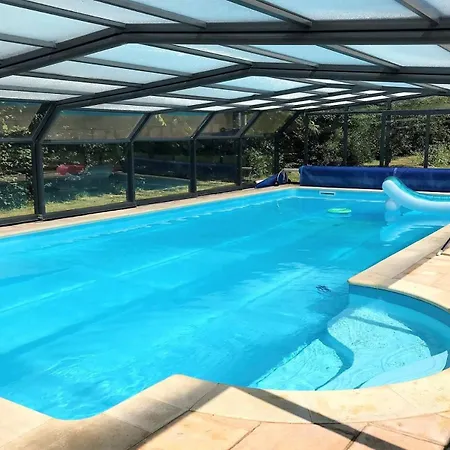 Villa De Plain-pied Avec Wifi, Piscine Privee Sous Abris A - Ref 461 *