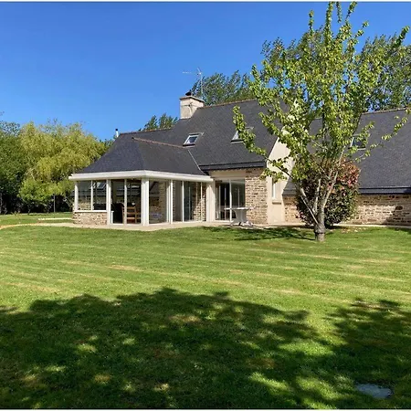 Villa De Plain-pied Avec Wifi, Piscine Privee Sous Abris A - Ref 461